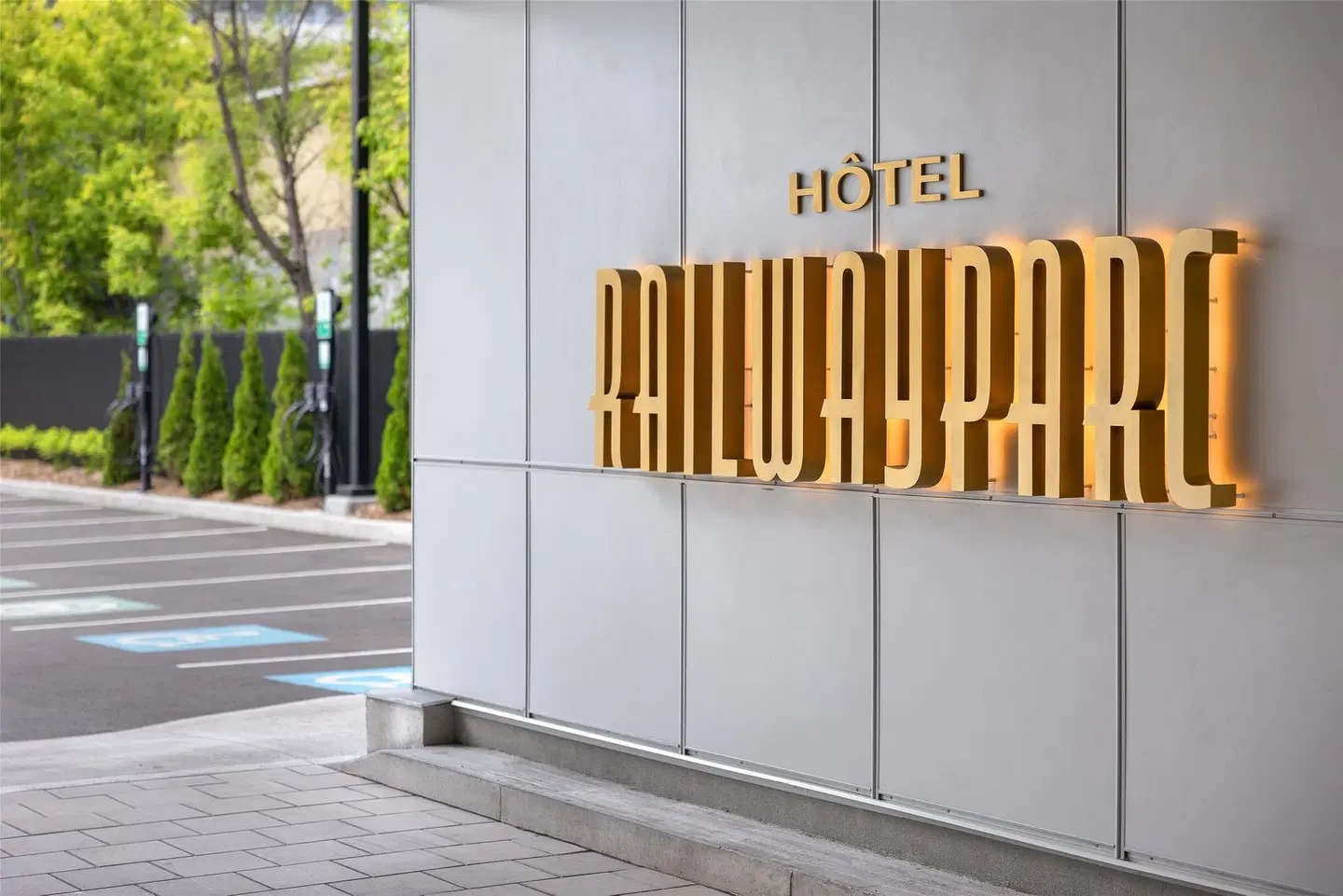 Railwayparc Montreal, Tapestry Collection by Hilton LOUNGE_LOBBY