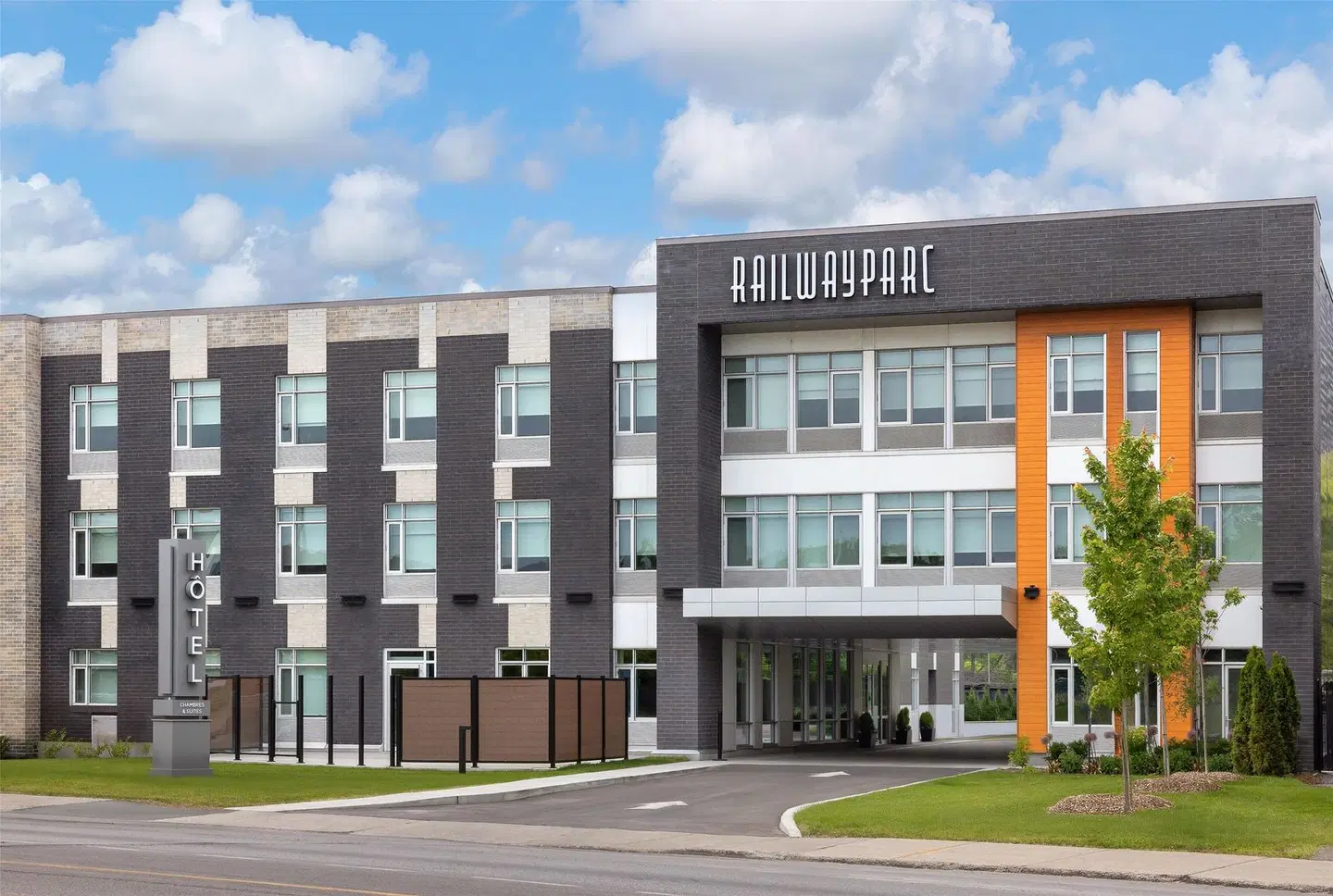 Railwayparc Montreal, Tapestry Collection by Hilton EXTERIOR