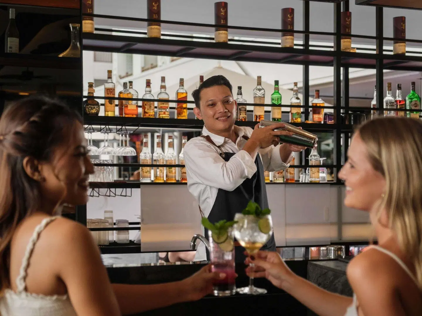 Grand Mercure Bali Seminyak Bar