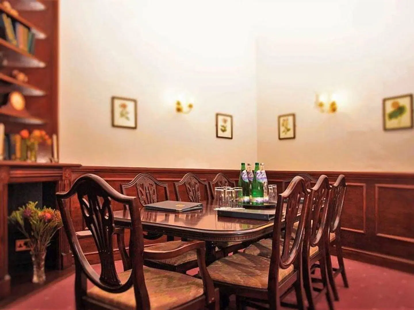 London Elizabeth Bar