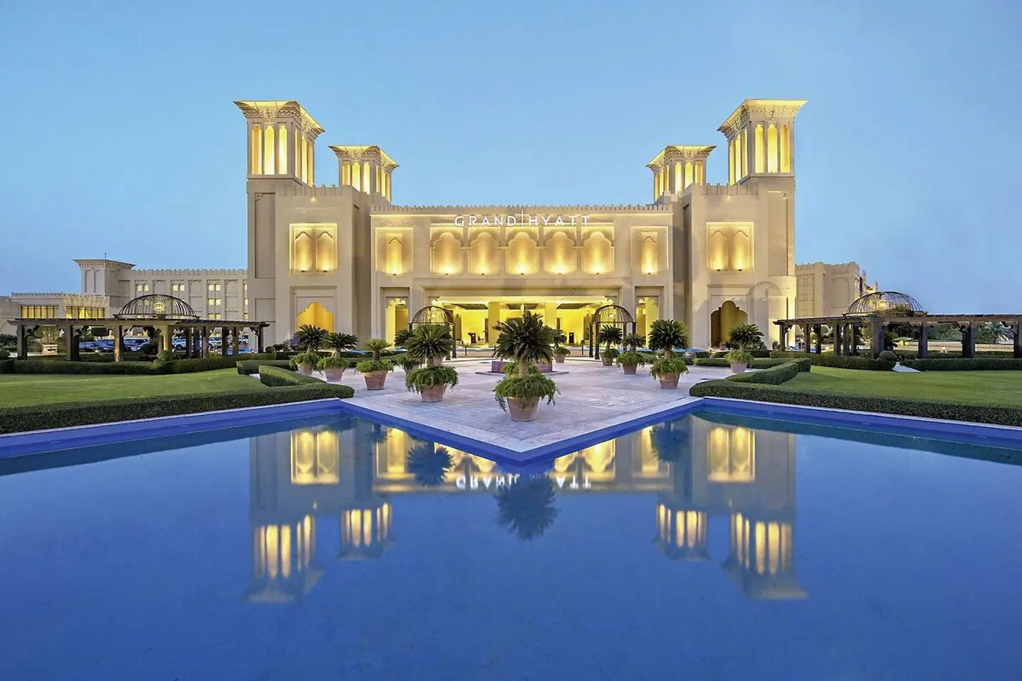 Grand Hyatt Doha Hotel & Villas OUTDOOR_POOL