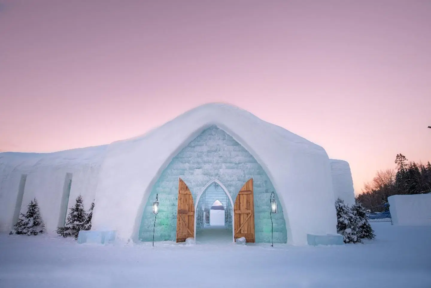 Hotel de Glace EXTERIOR