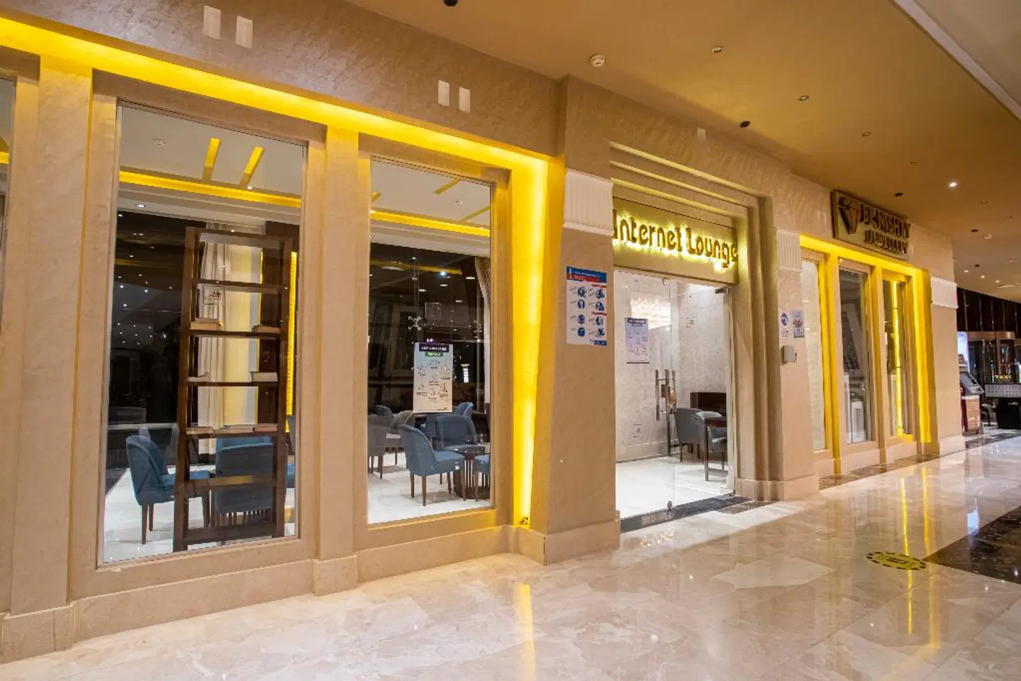 AMC Royal Hotel & Spa EXTERIOR