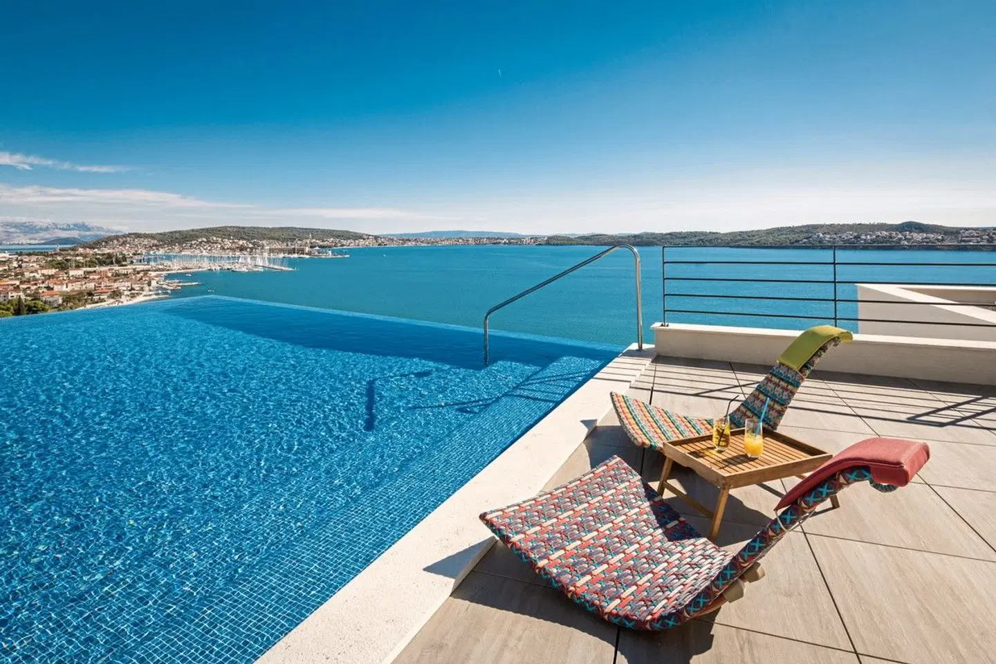 Hotel Ola OUTDOOR_POOL