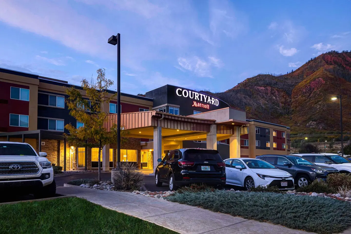 Courtyard by Marriott Glenwood Springs EXTERIOR