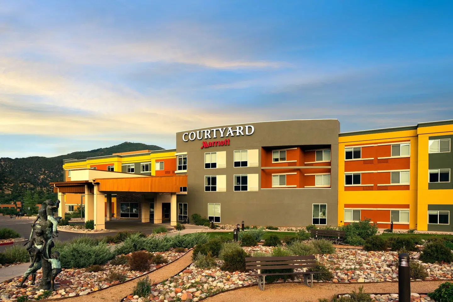 Courtyard by Marriott Glenwood Springs EXTERIOR