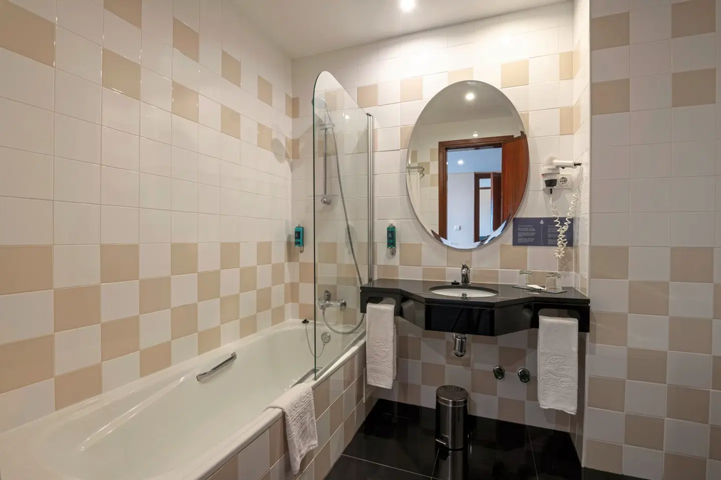 Vila Galé Atlantico Badezimmer