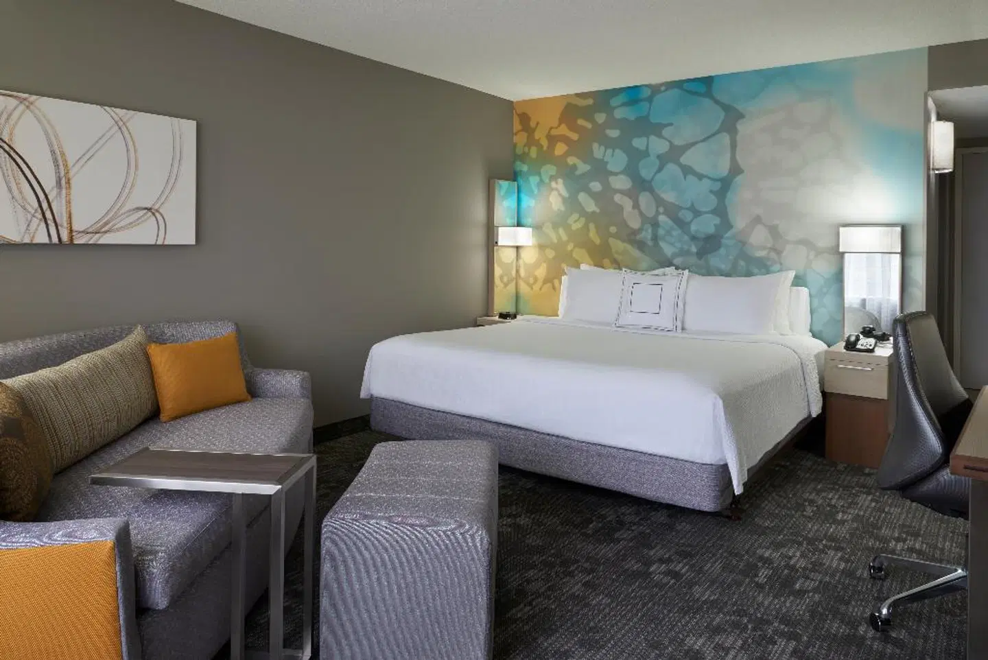 Courtyard by Marriott Toronto Airport ROOM_EXAMPLE