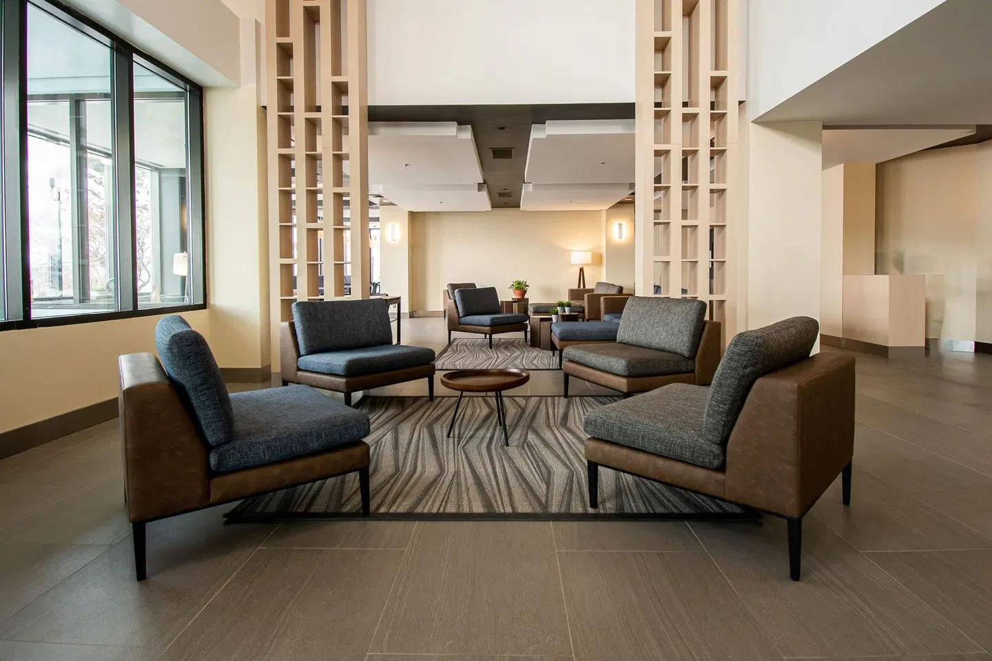 Delta Hotels by Marriott Sherbrooke Conference Centre LOUNGE_LOBBY