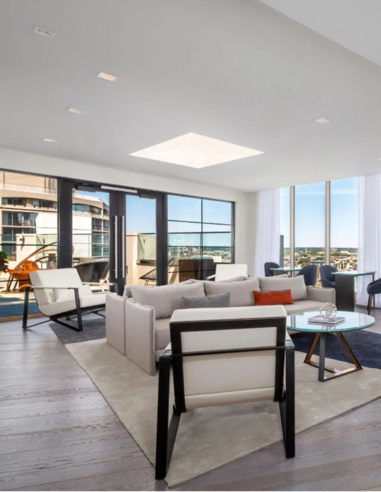 The Windsor Suites Philadelphia LOUNGE_LOBBY