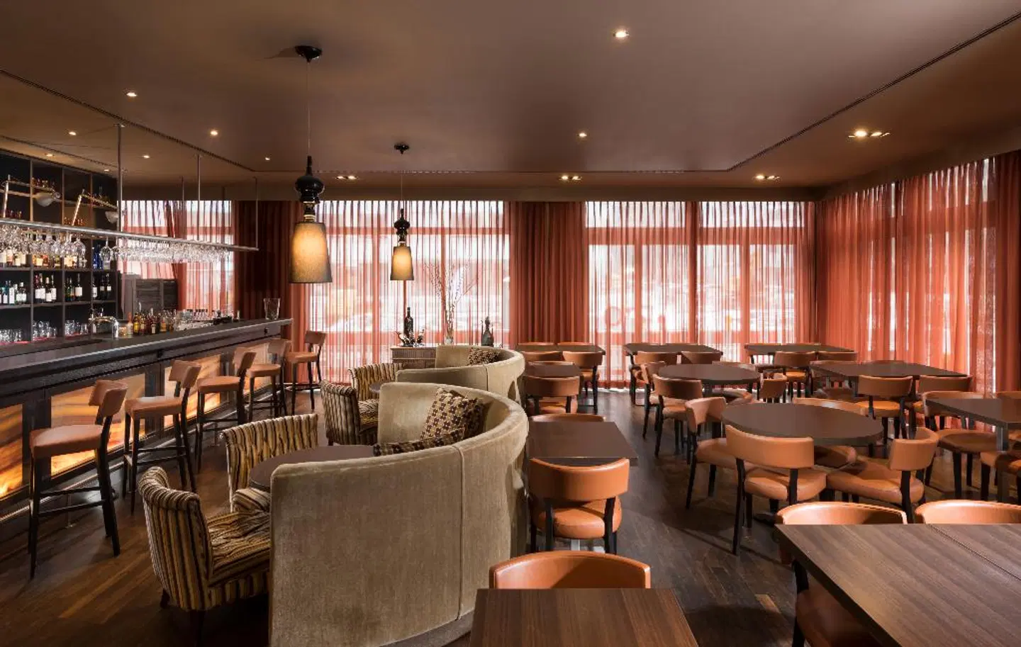 Adina Checkpoint Charlie Bar