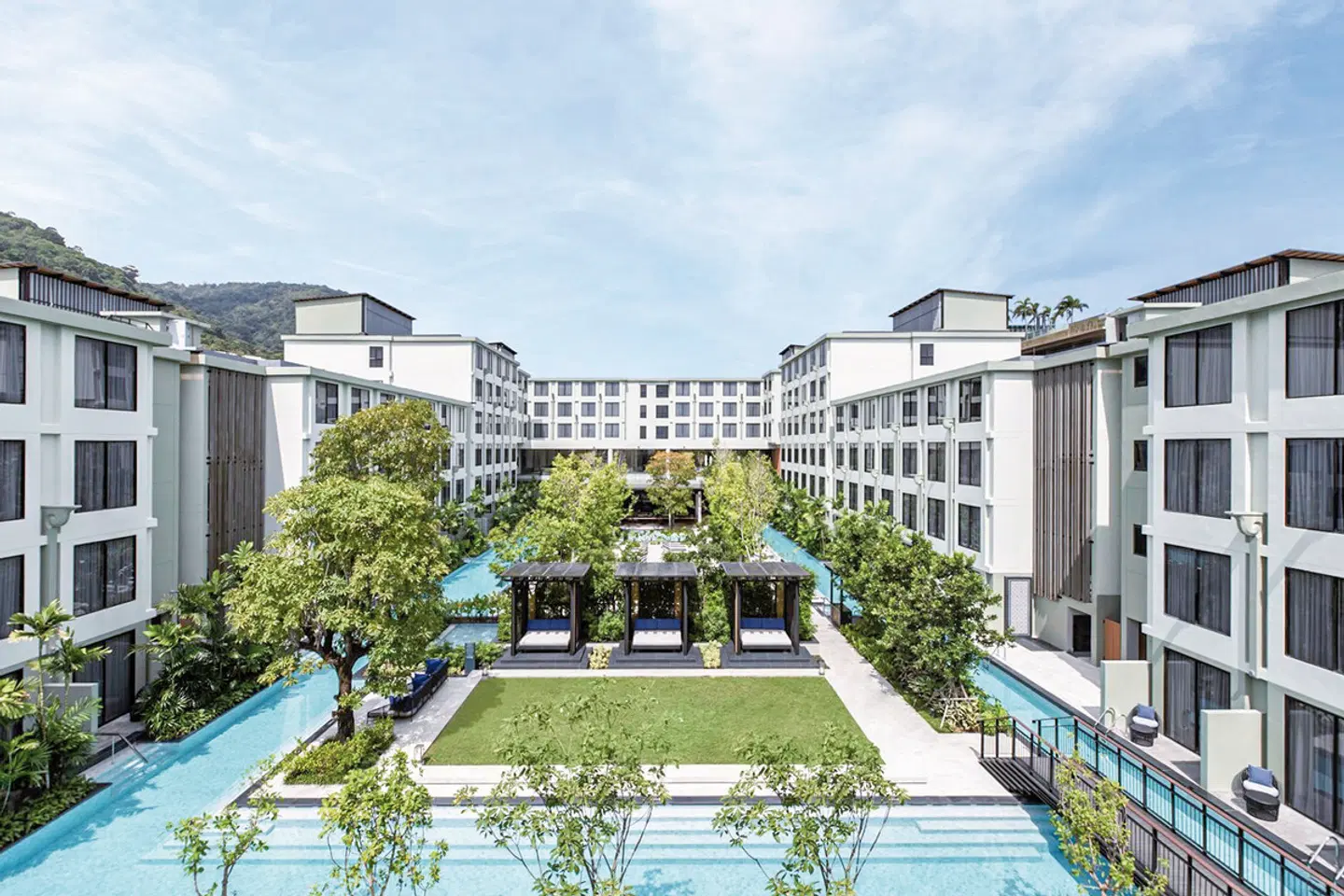 Four Points by Sheraton Phuket Patong Beach Resort EXTERIOR