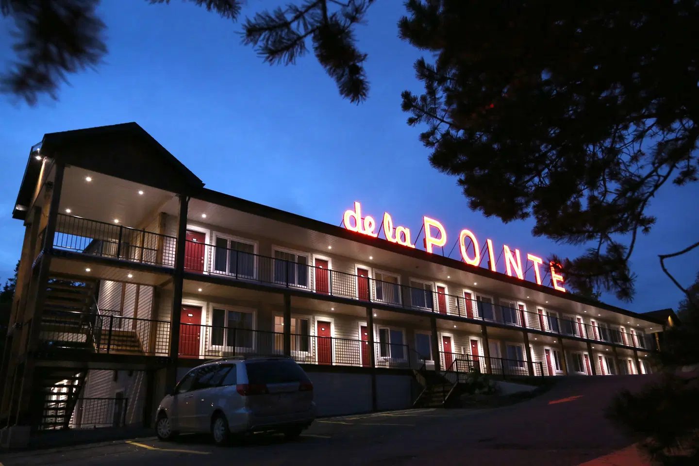 Auberge de la Pointe EXTERIOR
