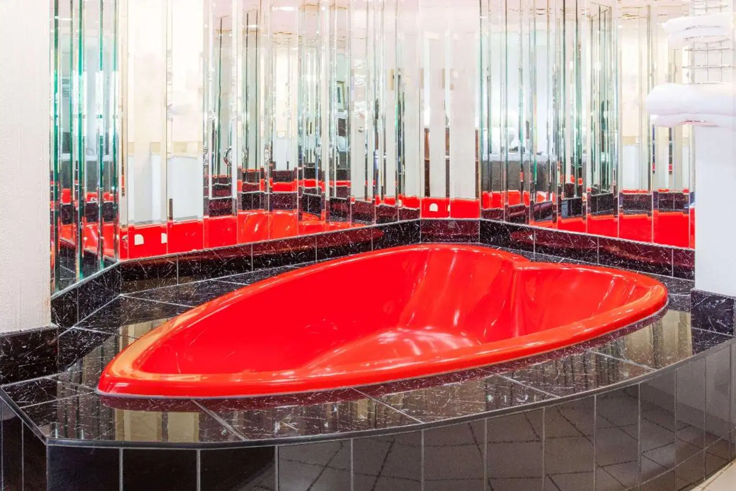 Howard Johnson Express Inn SPORTS_AND_LEISURE