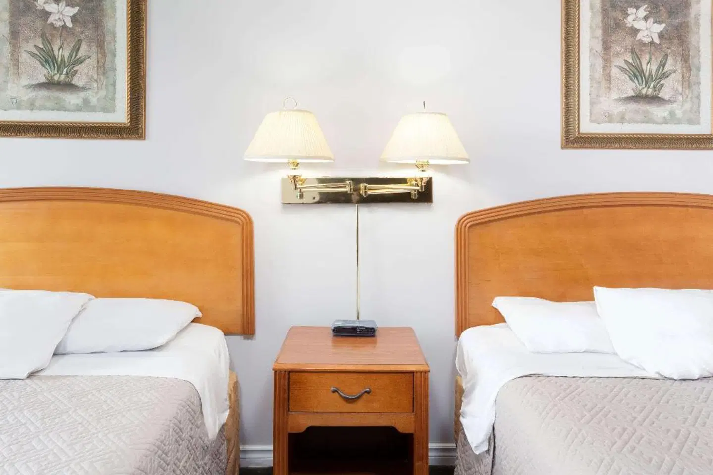 Howard Johnson Express Inn ROOM_EXAMPLE