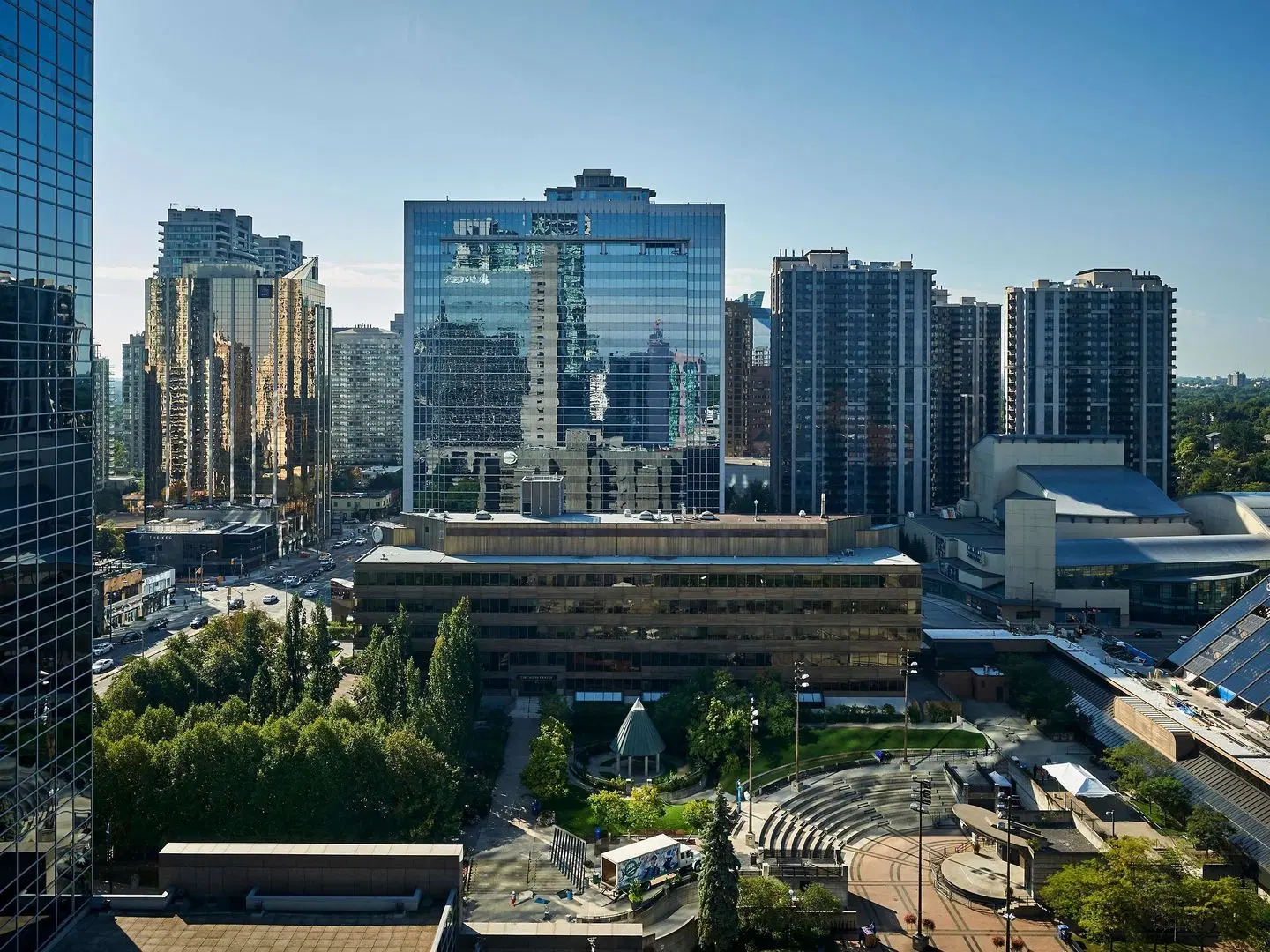 Novotel Toronto North York Hotel EXTERIOR