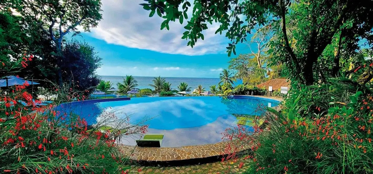 Amun Ini Beach Resort & Spa OUTDOOR_POOL