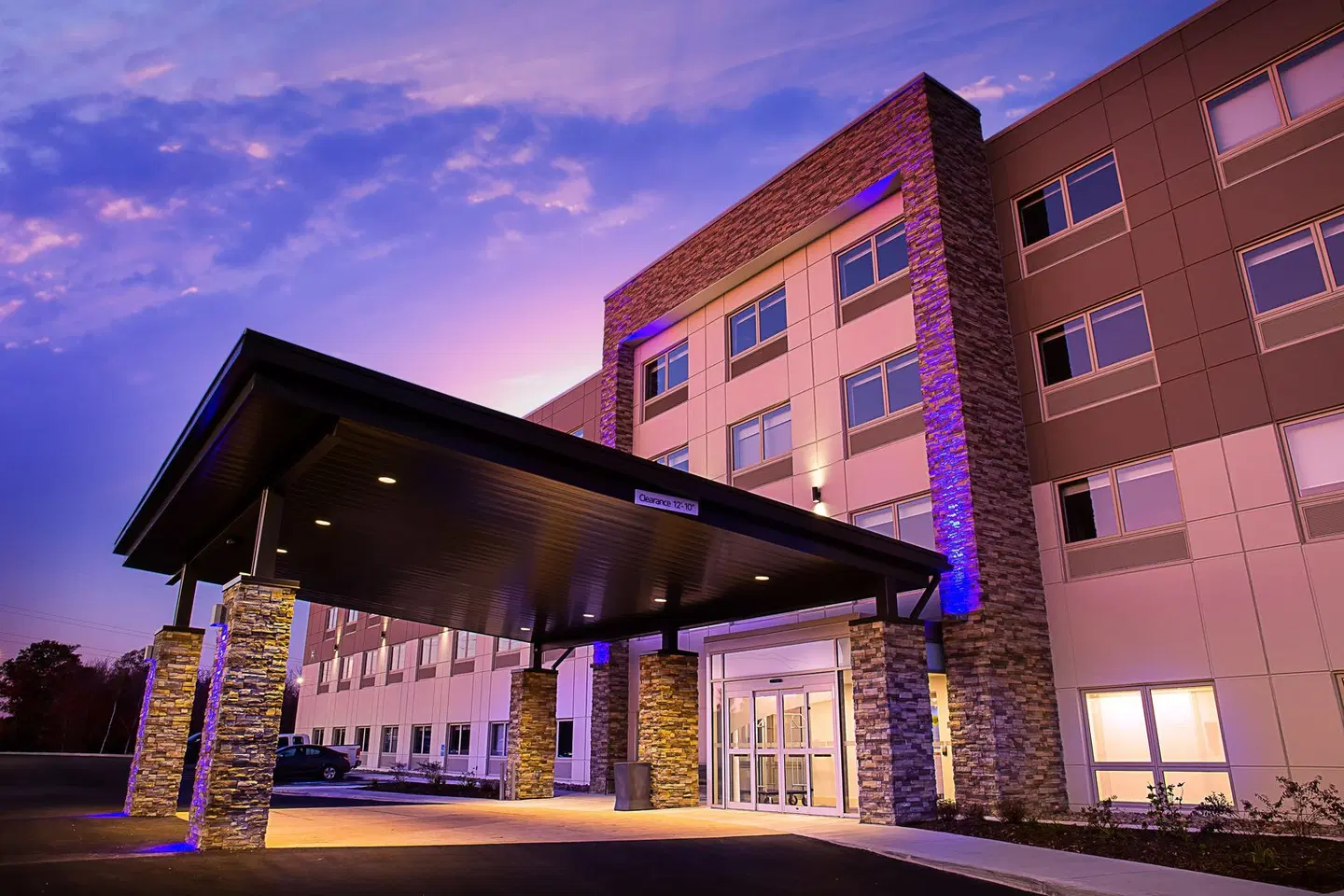 Holiday Inn Express & Suites Halifax - Dartmouth EXTERIOR