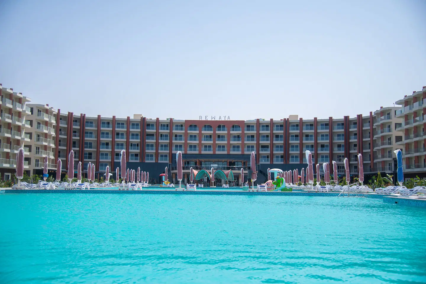 Rewaya Majestic Resort OUTDOOR_POOL