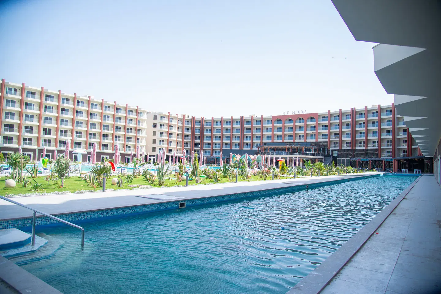 Rewaya Majestic Resort OUTDOOR_POOL