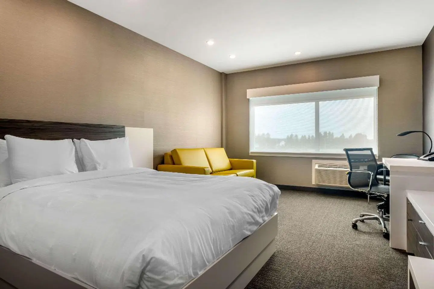 Quality Inn & Suites ROOM_EXAMPLE