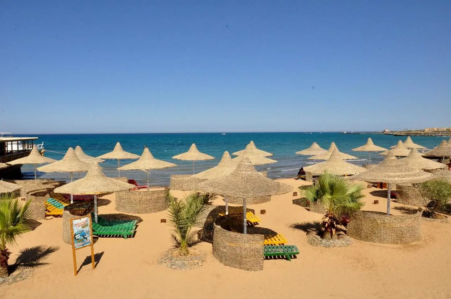 Aladdin Beach Resort Strand