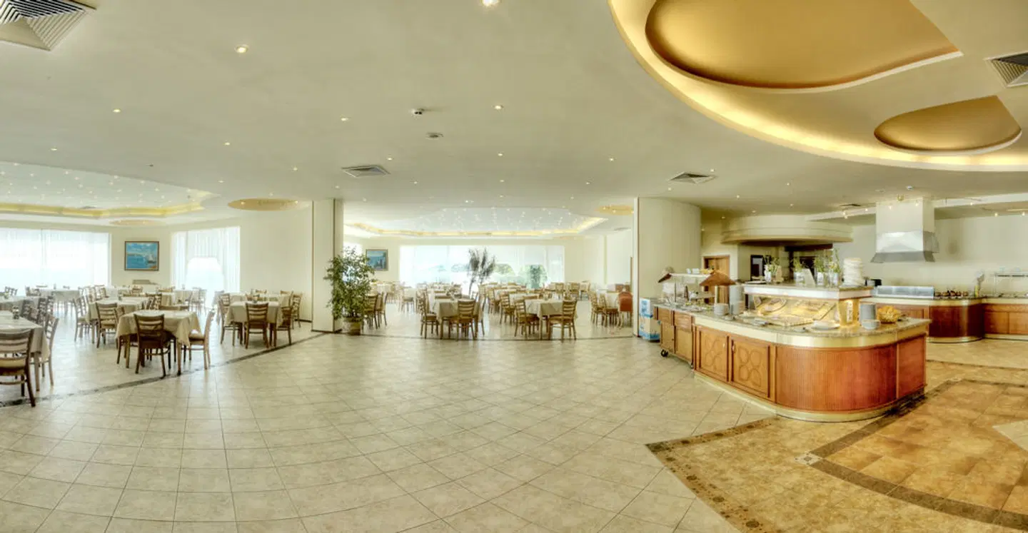 Sunny Day Resort - Marina Hotel Bar