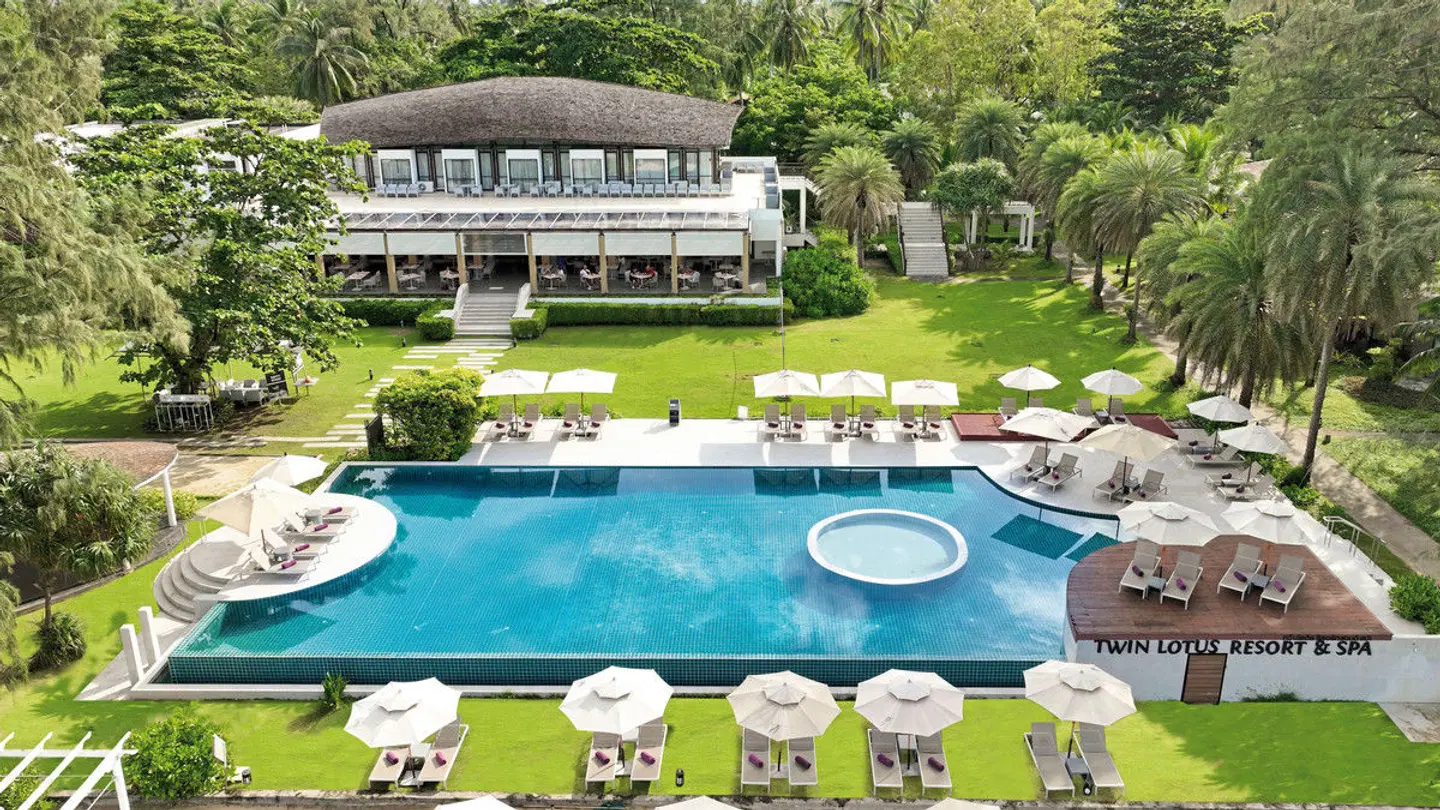 Twin Lotus Resort & Spa OUTDOOR_POOL