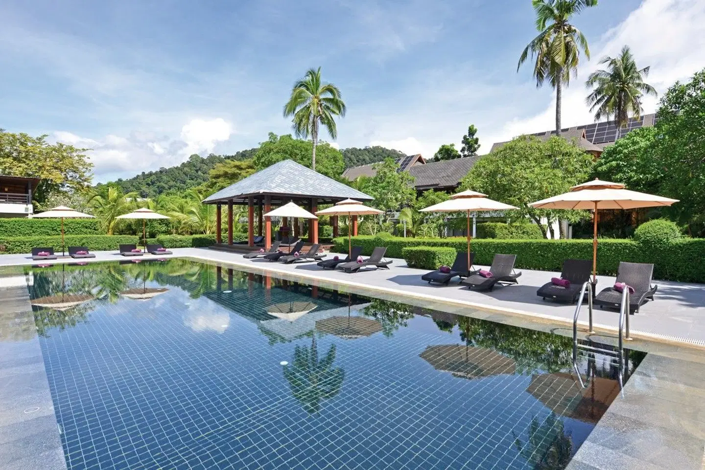 Twin Lotus Resort & Spa OUTDOOR_POOL
