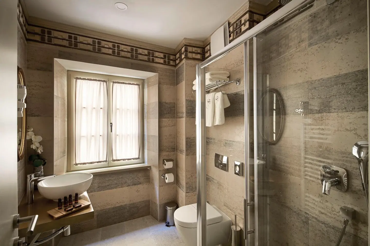 Heritage Hotel Life Palace Badezimmer