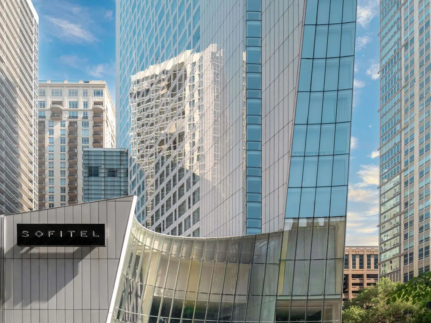Sofitel Chicago Magnificent Mile Hotel EXTERIOR