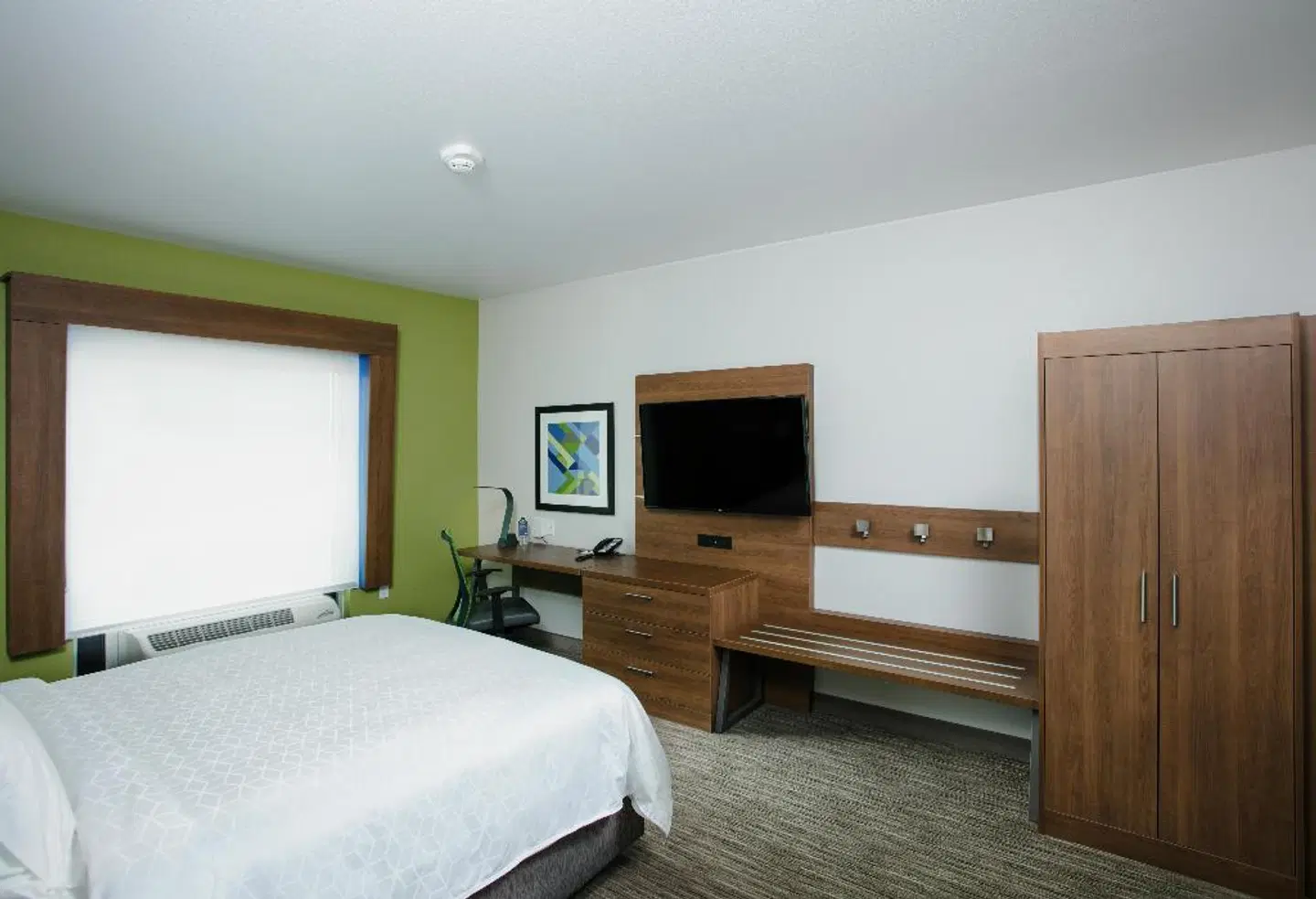 Holiday Inn Express & Suites Oakhurst-Yosemite Park Area ROOM_EXAMPLE