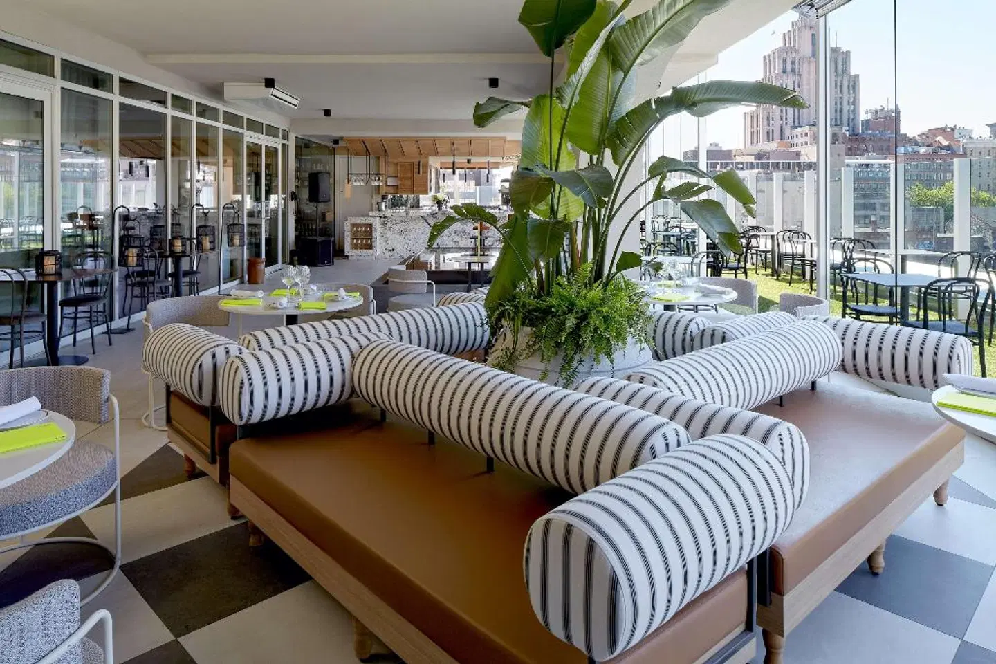 Hampton Inn by Hilton Montreal Downtown Terrasse