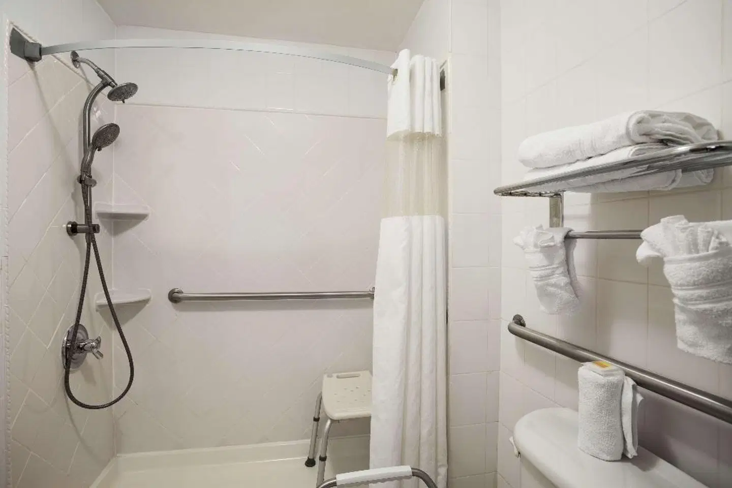 Days Inn by Wyndham Philadelphia Convention Center Badezimmer