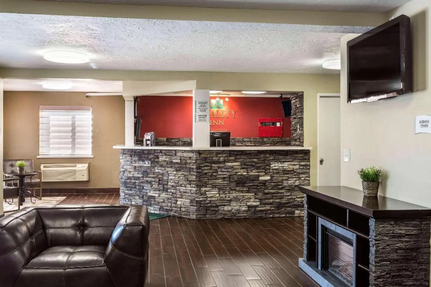 Downtown Rodeway Inn Bar