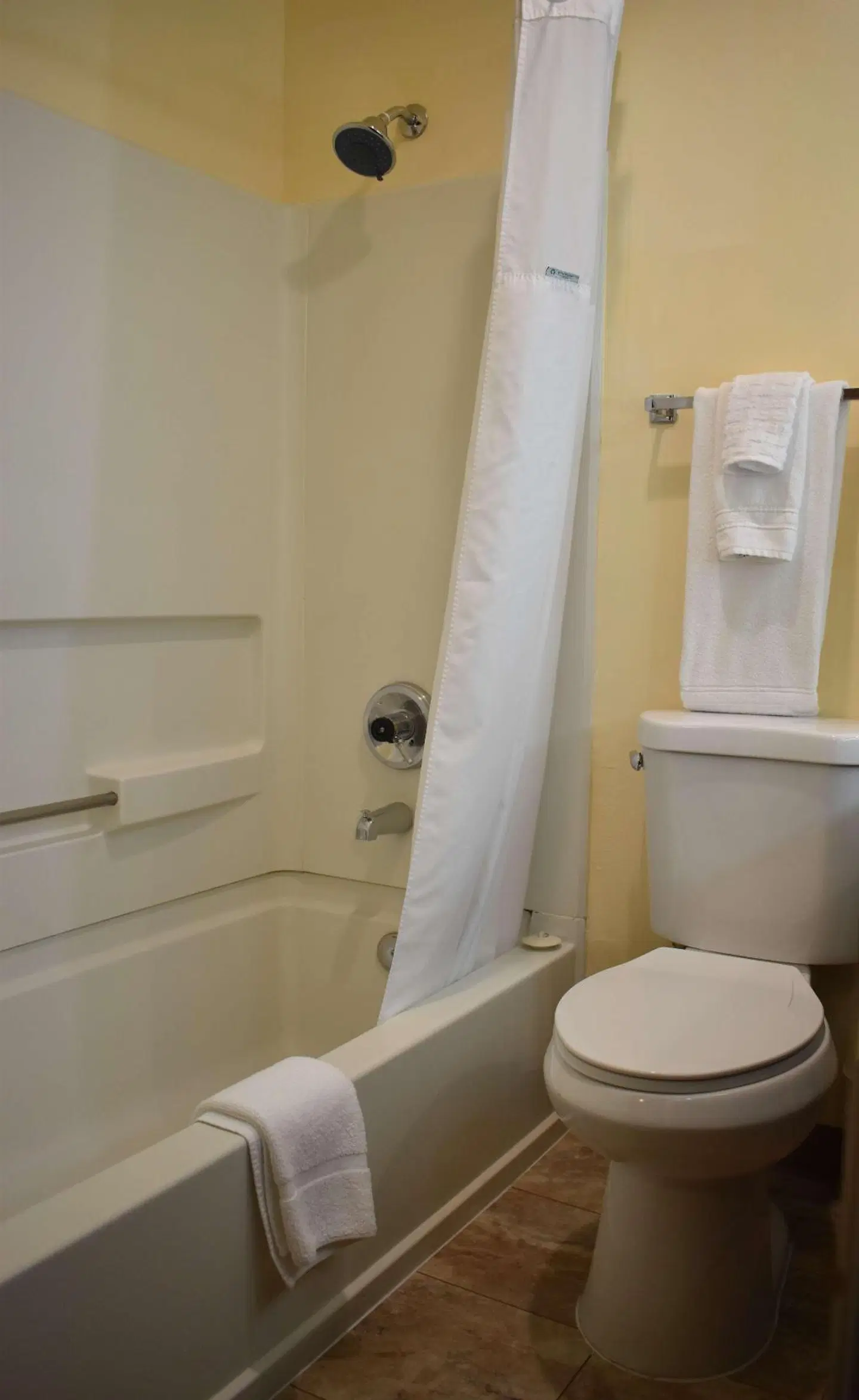 Travelodge Portland City Center Badezimmer