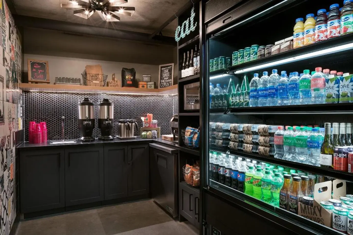 Moxy San Diego Downtown/Gaslamp Quarter Bar