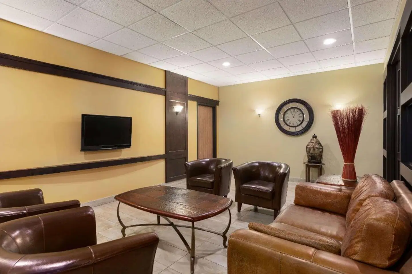 Days Inn by Wyndham Levis LOUNGE_LOBBY