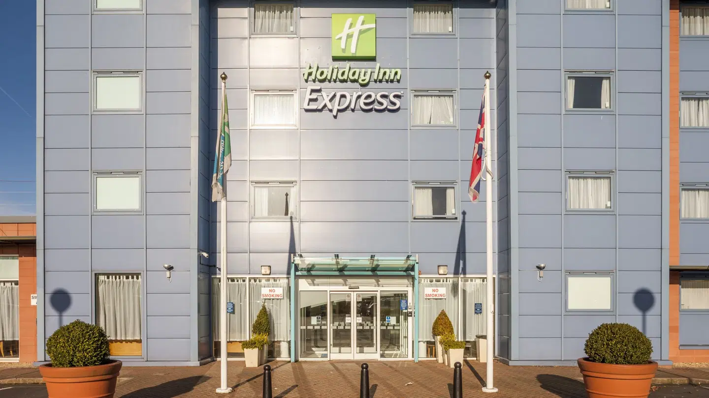 Holiday Inn Express Oxford - Kassam Stadium EXTERIOR
