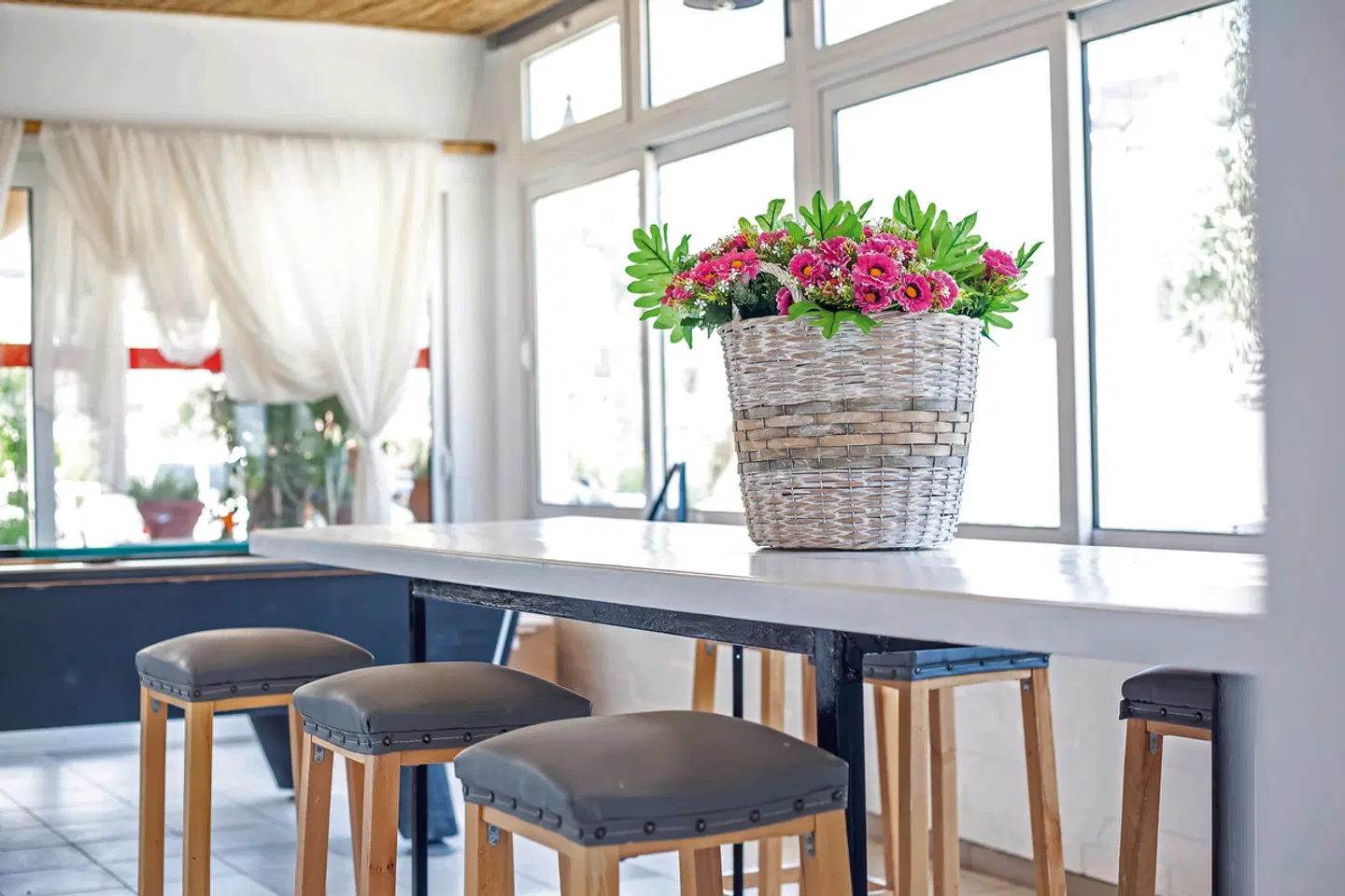 Tinas Plus Hotel Bar