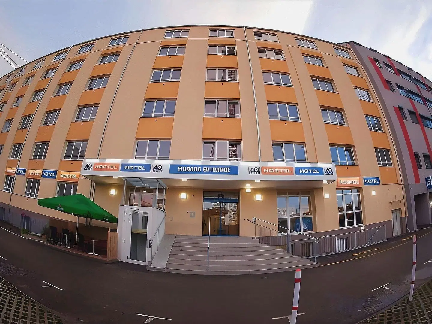 a&o Wien Hauptbahnhof EXTERIOR