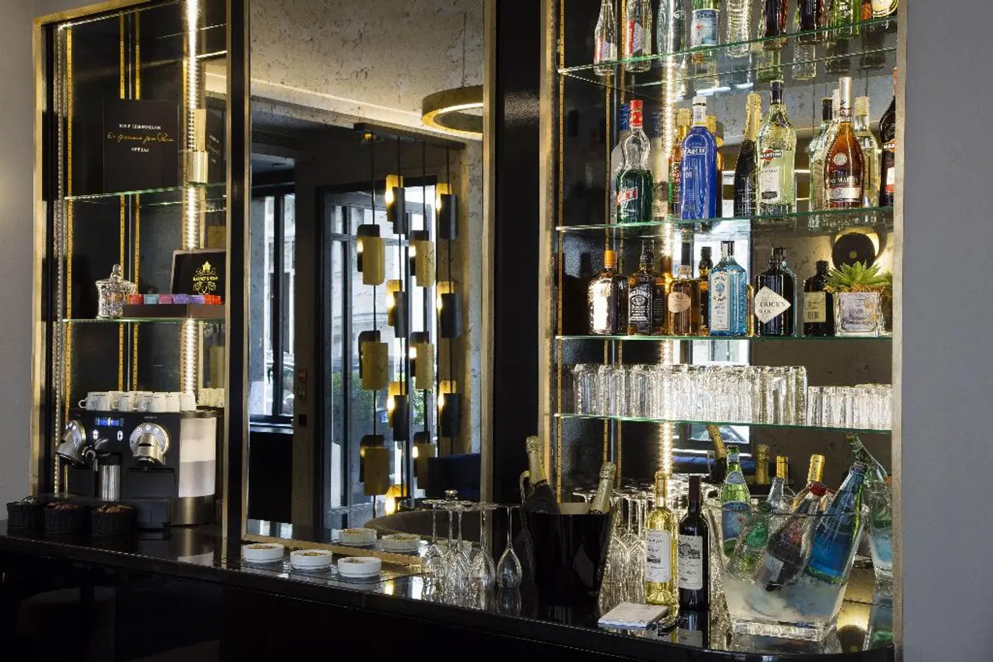 Hôtel Le 10 BIS LOUNGE_LOBBY