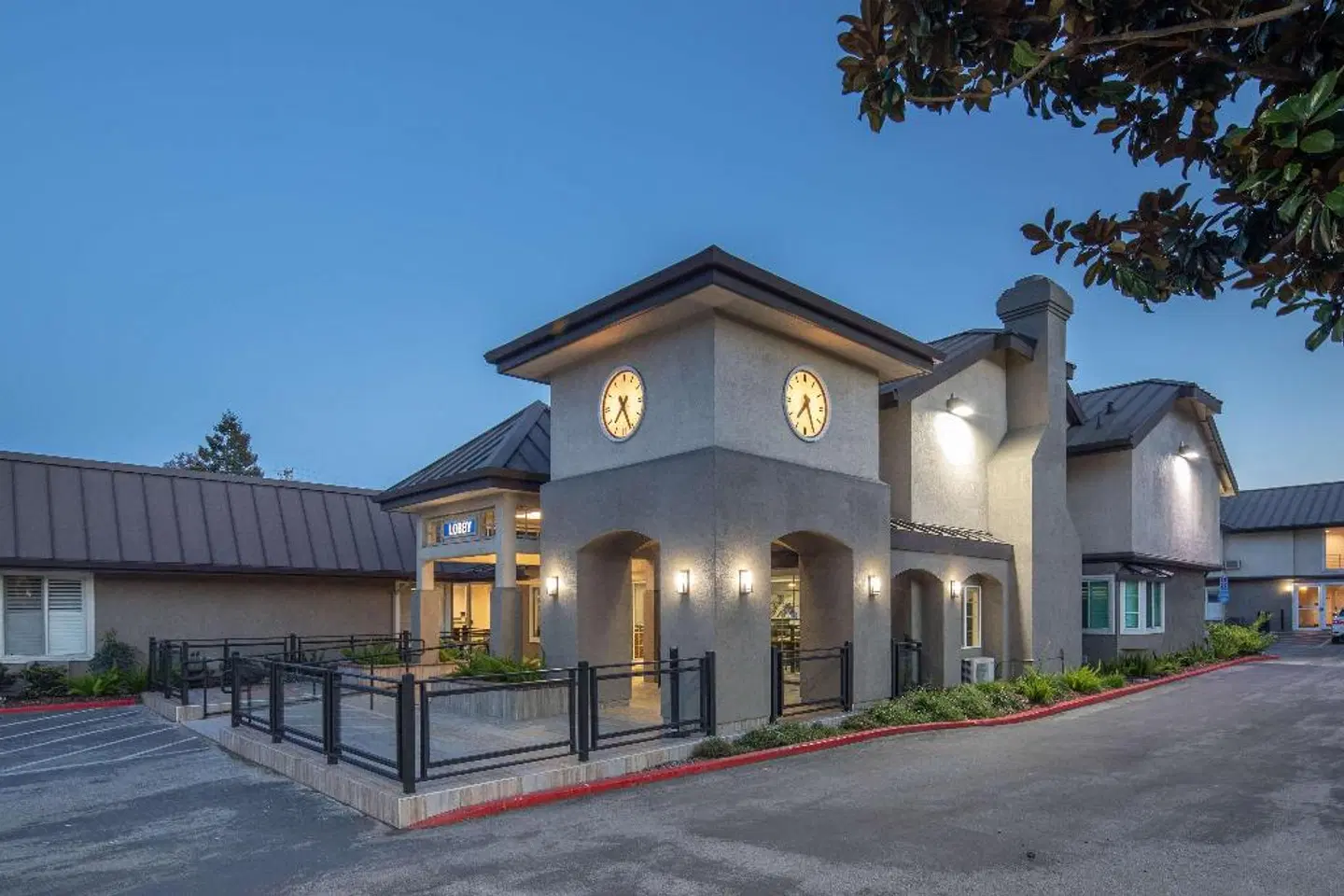 Best Western Silicon Valley Inn EXTERIOR
