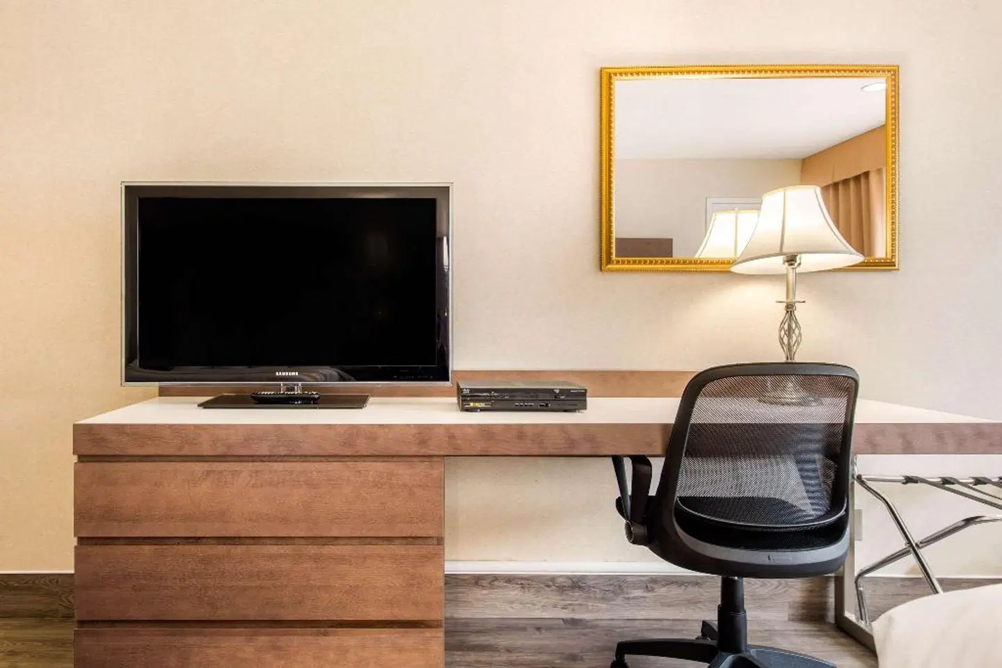 Quality Inn & Suites & Conference Centre - Gatineau SPORTS_AND_LEISURE