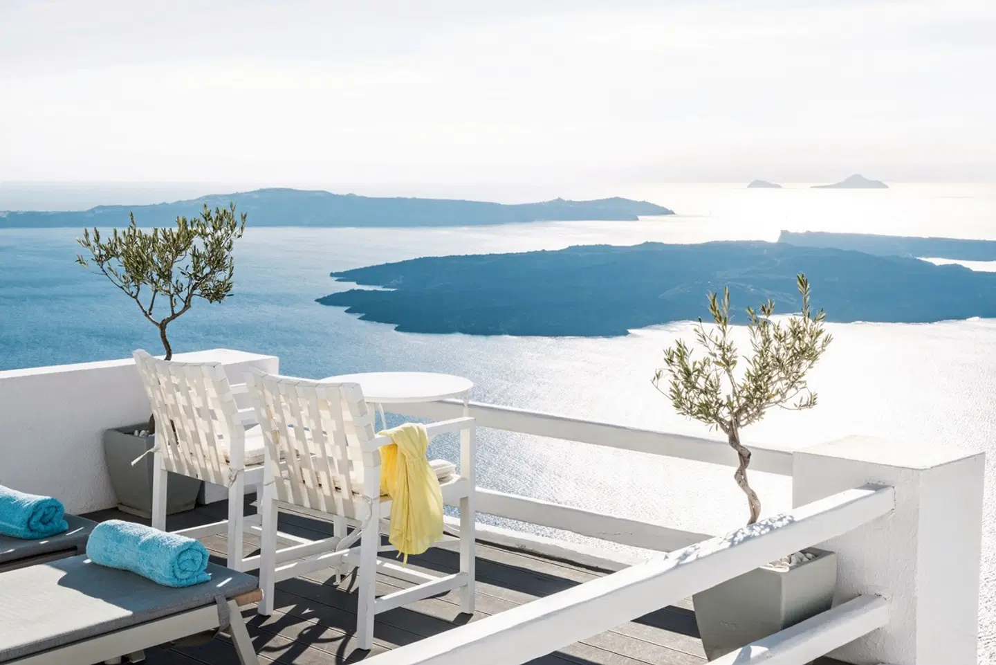 On The Rocks Santorini Terrasse