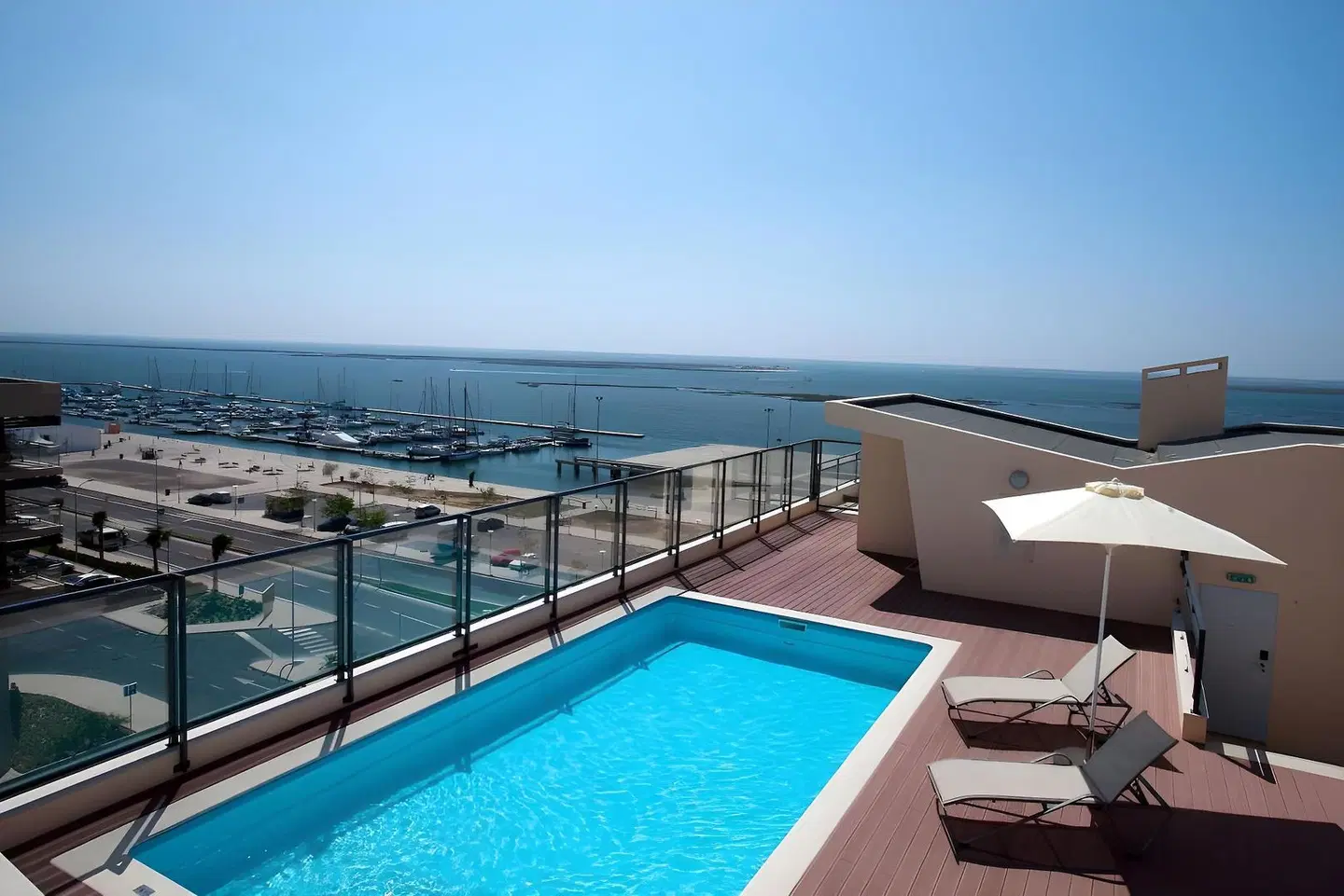 Real Marina Residence OUTDOOR_POOL
