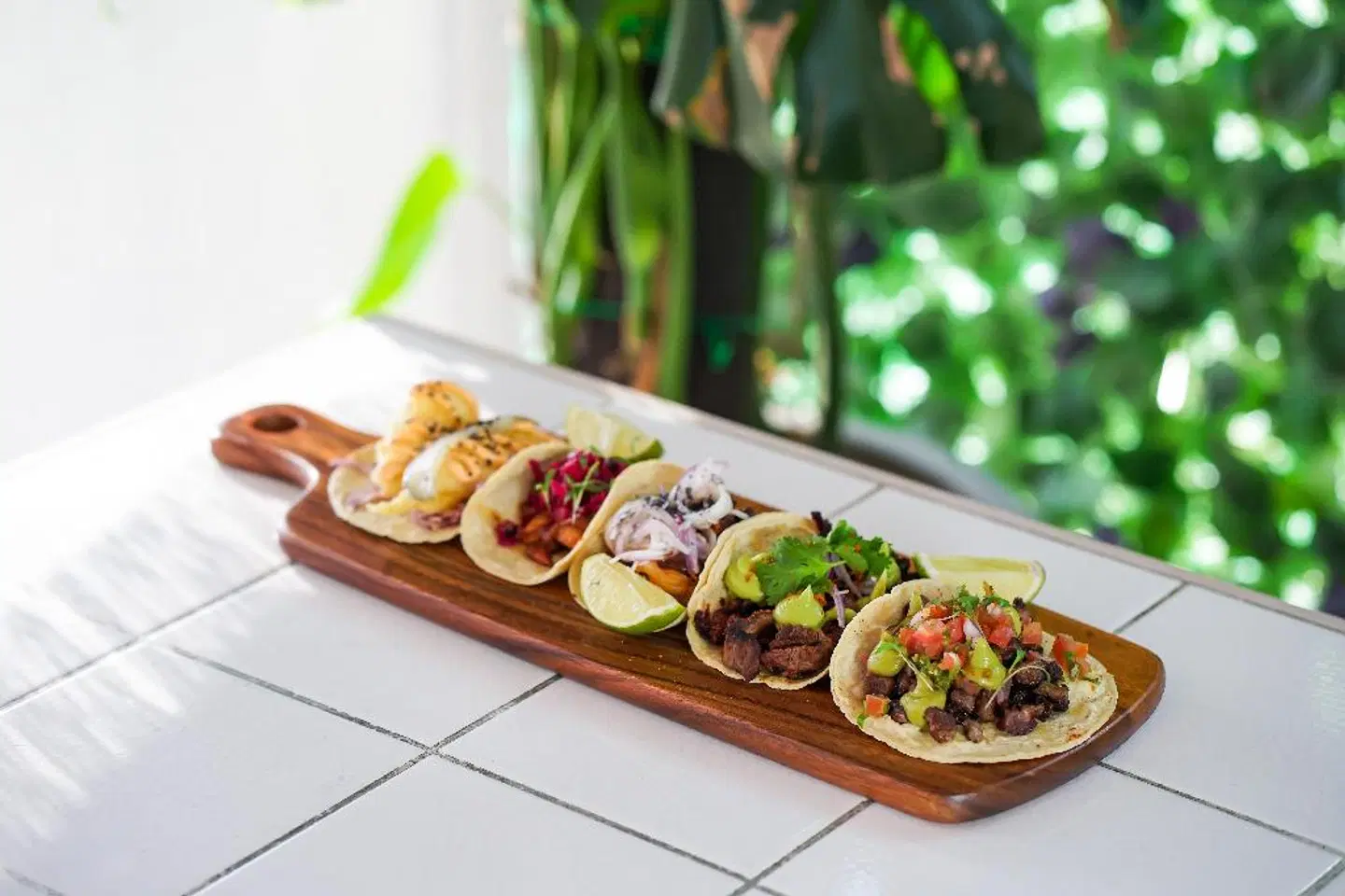 Holiday Inn Express Dubai - Safa Park Restaurant