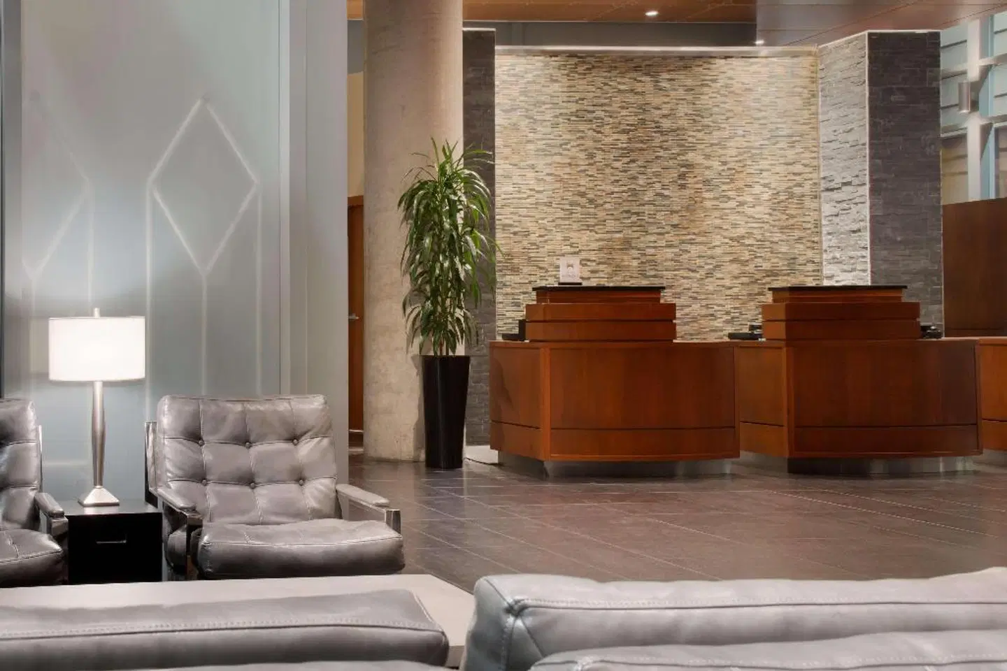 Embassy Suites by Hilton - Montreal LOUNGE_LOBBY