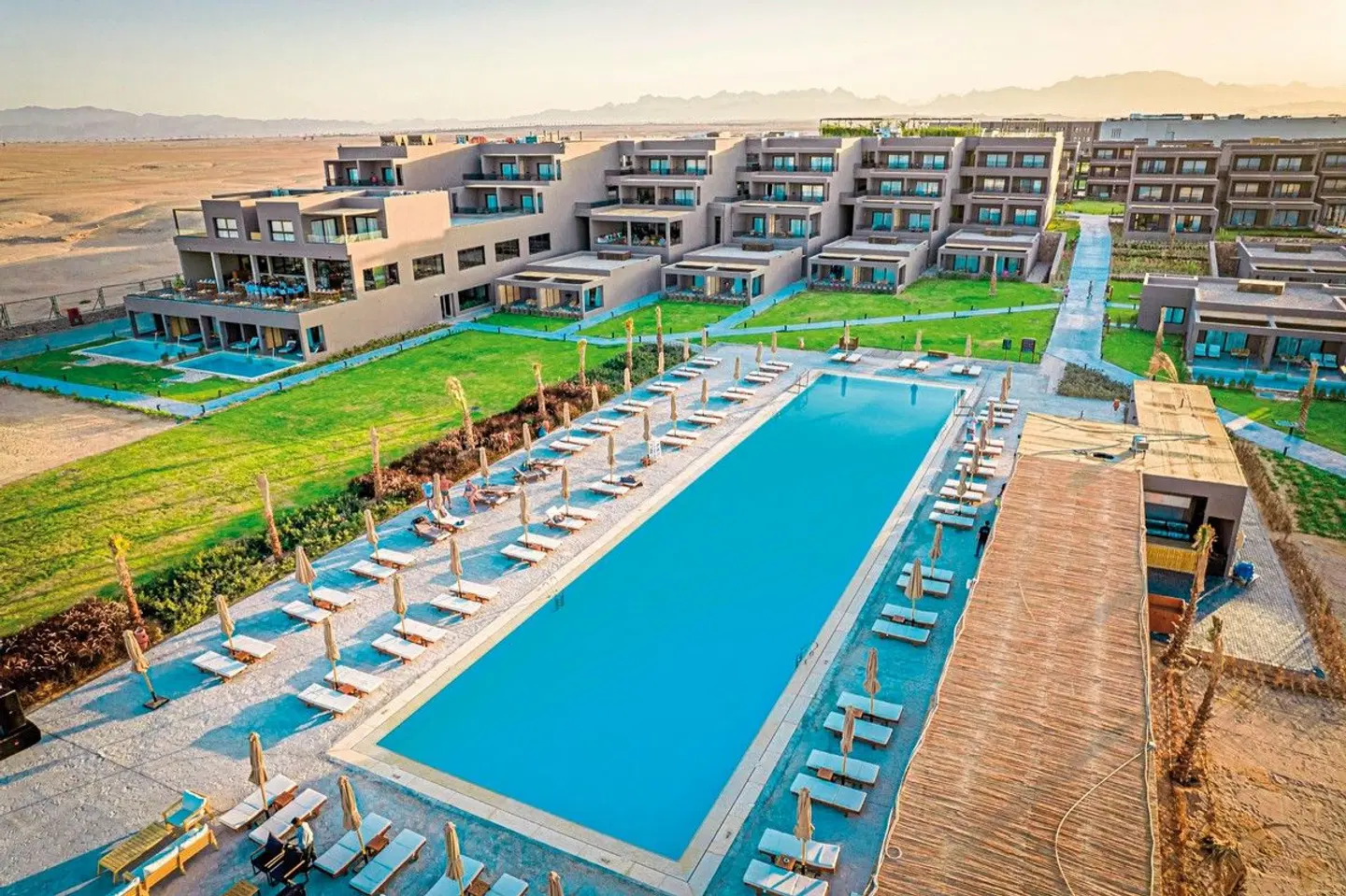 Sentido Naga Bay OUTDOOR_POOL