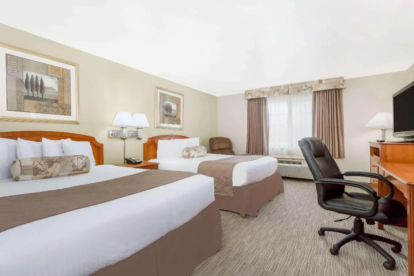 Ramada by Wyndham Ely ROOM_EXAMPLE